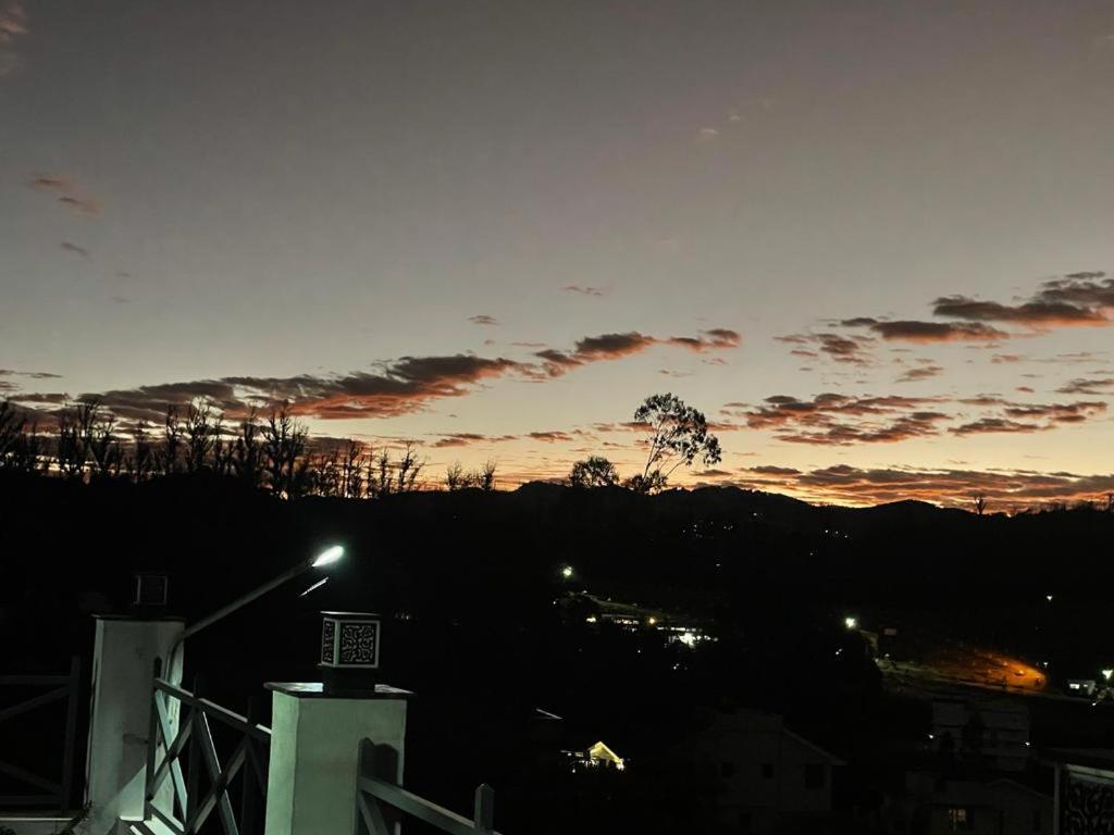 Orchard Valley View Ooty Buitenkant foto