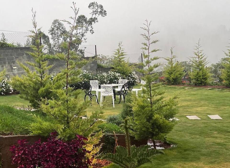 Orchard Valley View Ooty Buitenkant foto